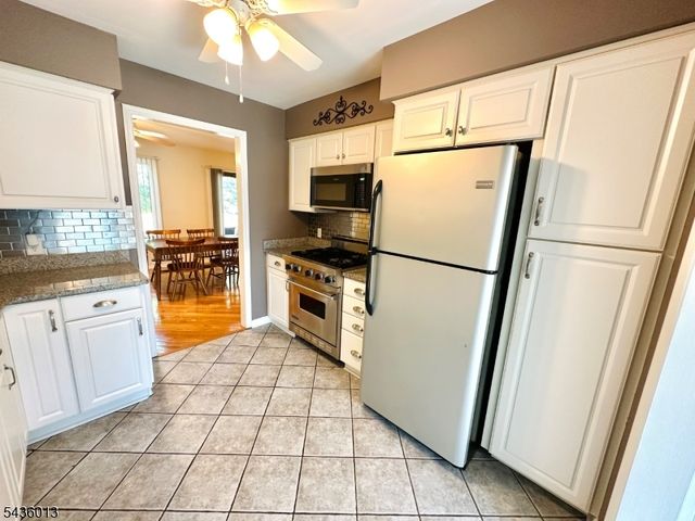 4 Peach Court, Raritan Twp., NJ 08822