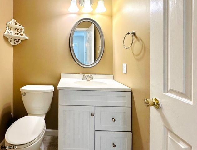 4 Peach Court, Raritan Twp., NJ 08822