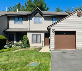 4 Peach Court, Raritan Twp., NJ 08822
