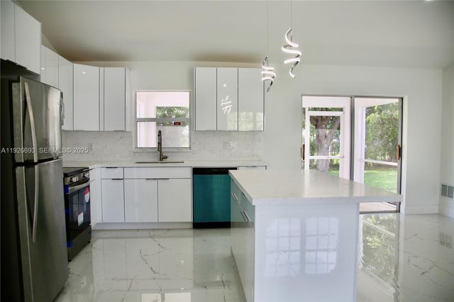 1716 NE 6TH PL 0, Cape Coral, FL 33909