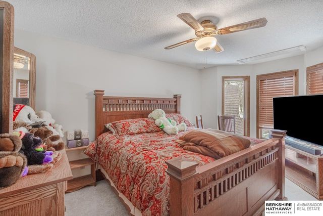 4910 Sinclair Court, Lincoln, NE 68516