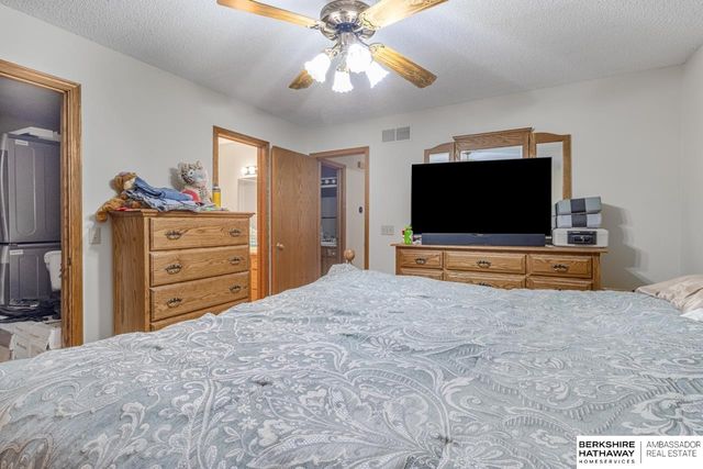 4910 Sinclair Court, Lincoln, NE 68516