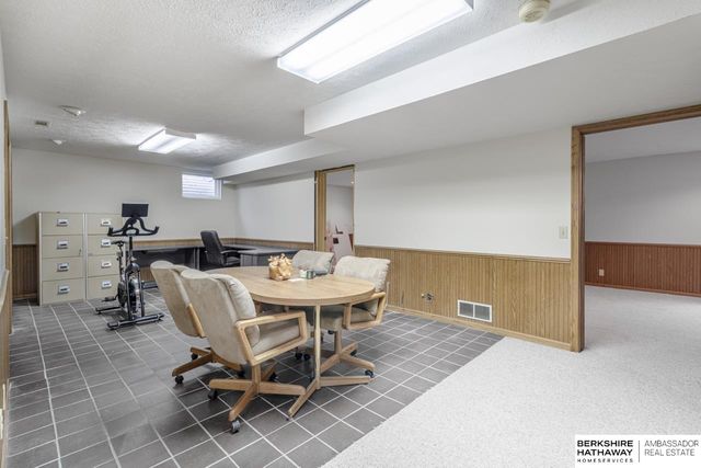 4910 Sinclair Court, Lincoln, NE 68516