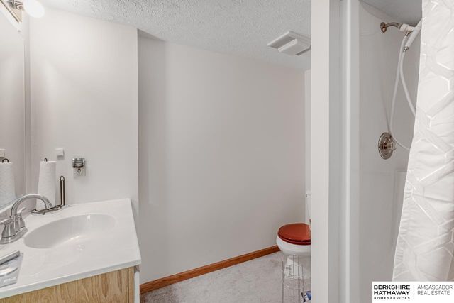 4910 Sinclair Court, Lincoln, NE 68516