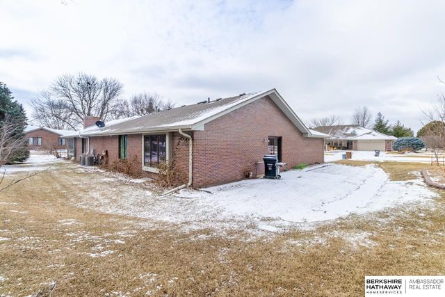 4910 Sinclair Court, Lincoln, NE 68516