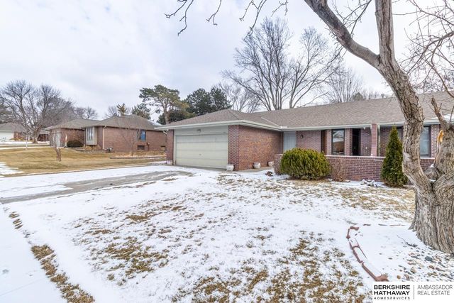 4910 Sinclair Court, Lincoln, NE 68516