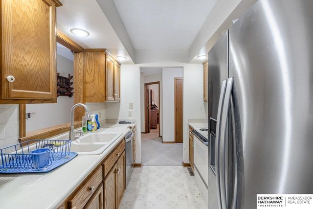 4910 Sinclair Court, Lincoln, NE 68516