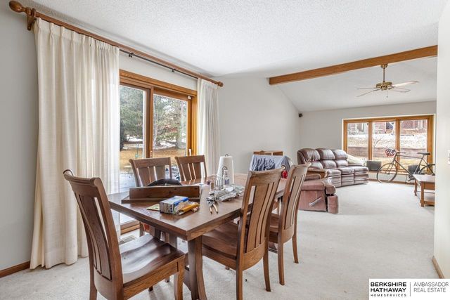 4910 Sinclair Court, Lincoln, NE 68516