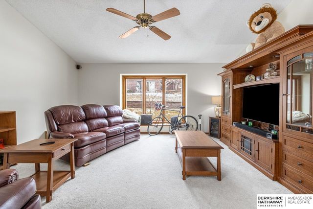 4910 Sinclair Court, Lincoln, NE 68516