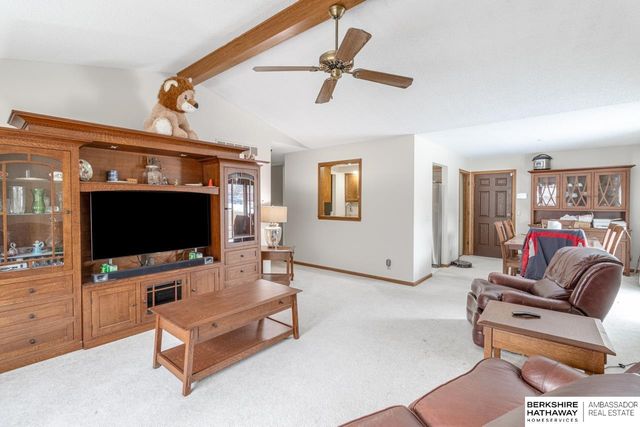 4910 Sinclair Court, Lincoln, NE 68516