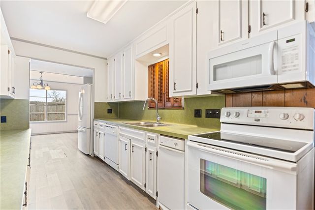 1419 S 11th St, Kingsville, TX 78363