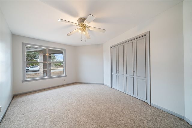 1419 S 11th St, Kingsville, TX 78363