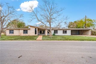 1419 S 11th St, Kingsville, TX 78363