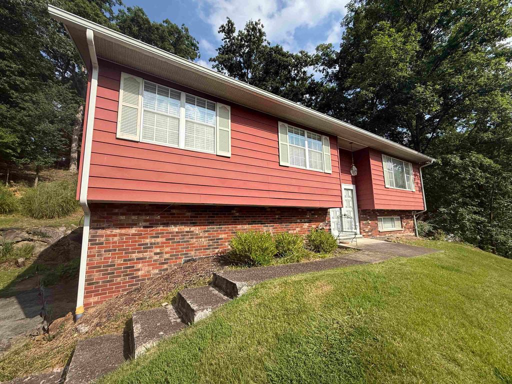 110 Sauk Court, Huntington, WV 25705
