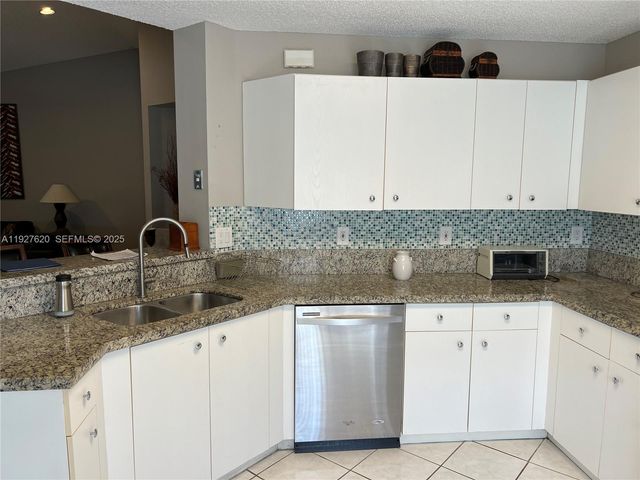 1653 Zenith Way, Weston, FL 33327