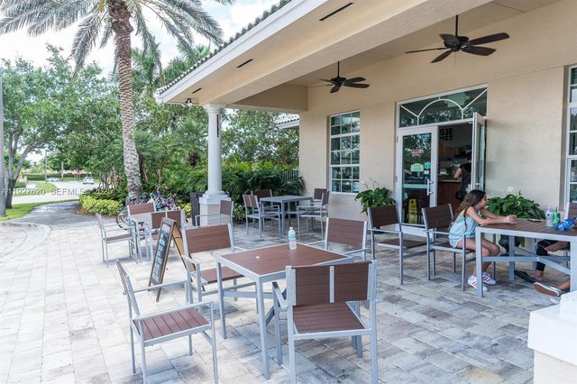 1653 Zenith Way, Weston, FL 33327