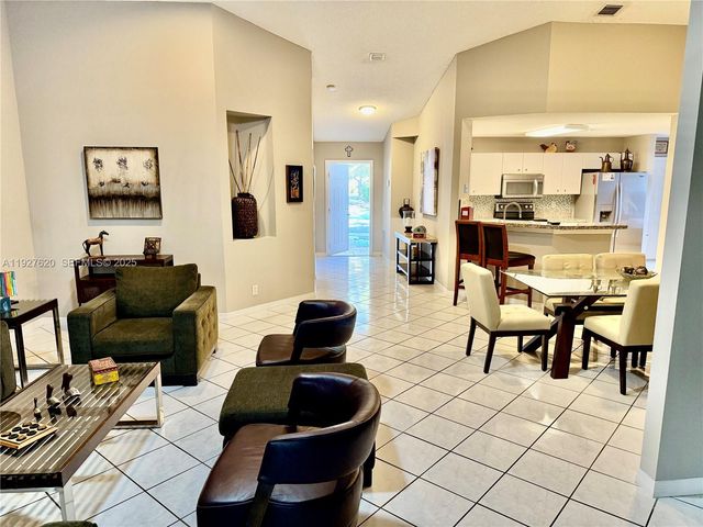 1653 Zenith Way, Weston, FL 33327