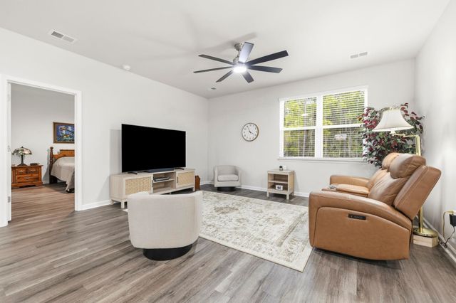 212 Columbus St., Conway, SC 29526