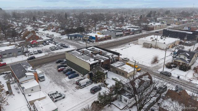 15801 Warren, Detroit, MI 48228