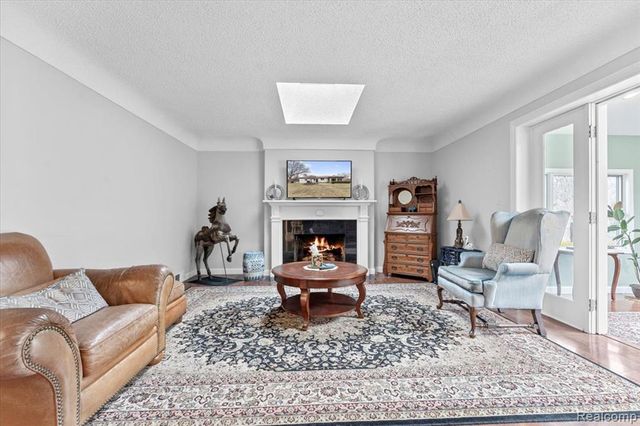 21524 Thorofare Road, Grosse Ile, MI 48138