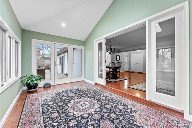 21524 Thorofare Road, Grosse Ile, MI 48138