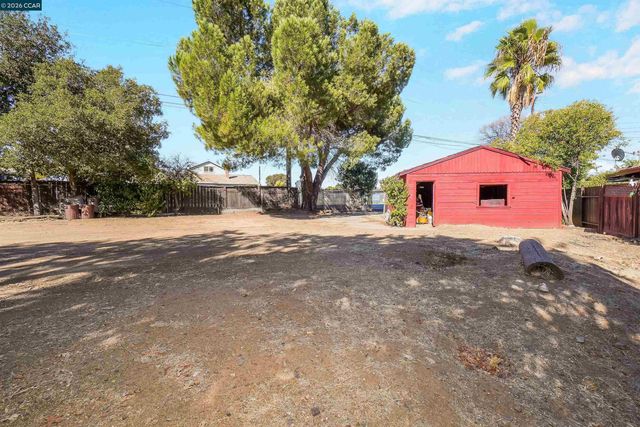 2812 Cowell, Concord, CA 94518