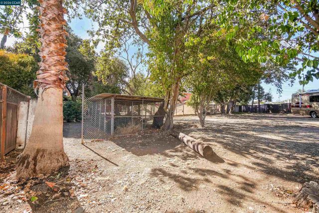 2812 Cowell, Concord, CA 94518