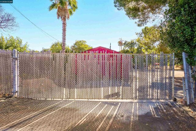 2812 Cowell, Concord, CA 94518