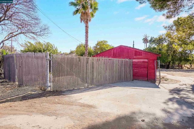 2812 Cowell, Concord, CA 94518