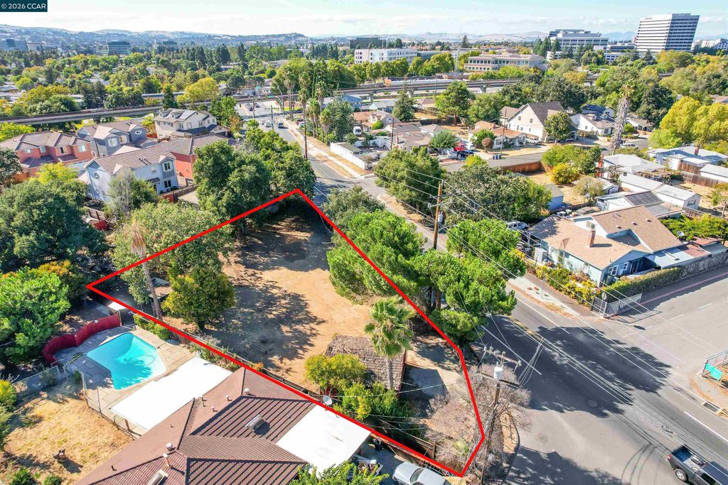 2812 Cowell, Concord, CA 94518