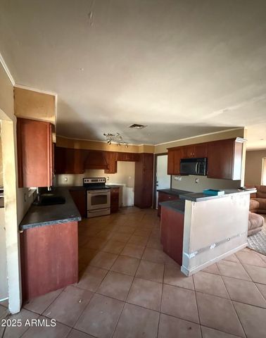 2615 N YUCCA Street, Chandler, AZ 85224