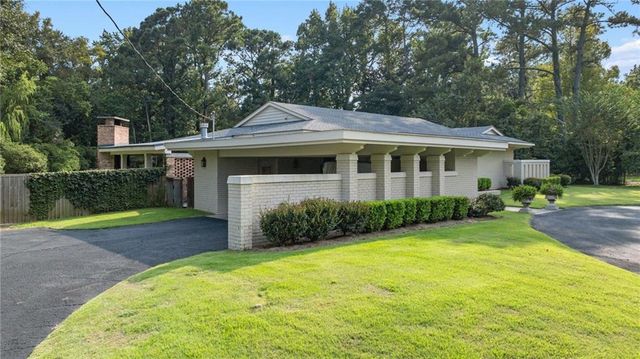5500 Lakewood Drive, Fairhope, AL 36532