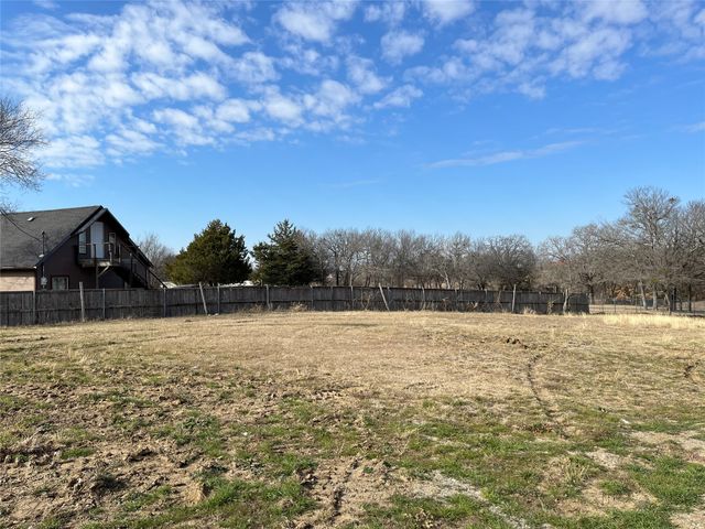828 W Mcfarland Street, Bells, TX 75414