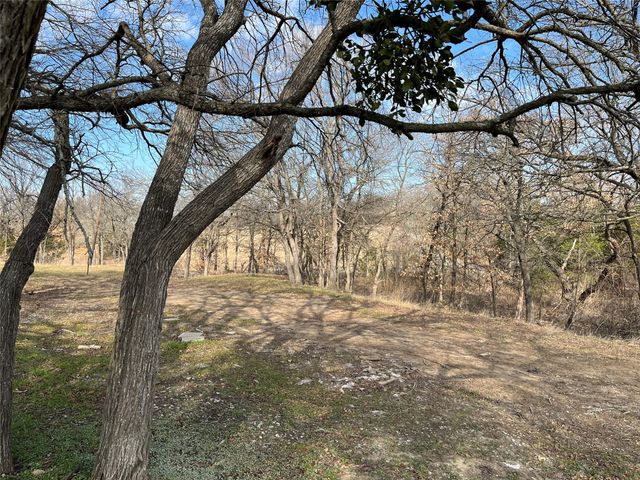 828 W Mcfarland Street, Bells, TX 75414