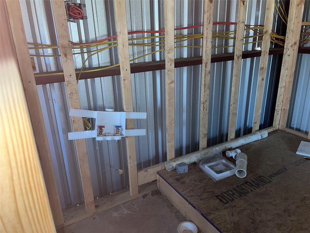 828 W Mcfarland Street, Bells, TX 75414