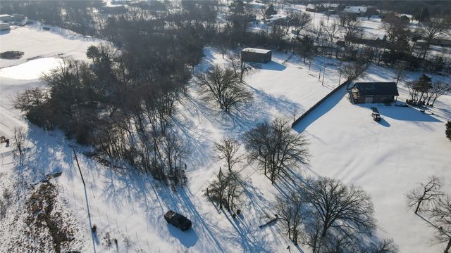 828 W Mcfarland Street, Bells, TX 75414