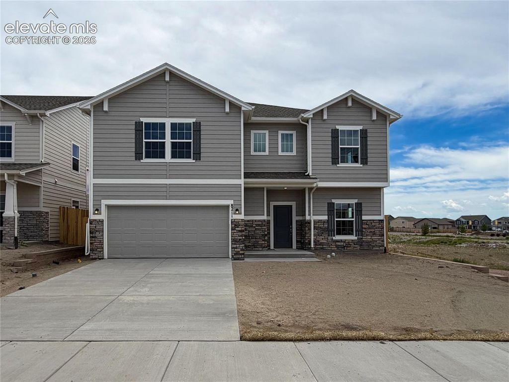 8211 Henzlee Place, Falcon, CO 80831