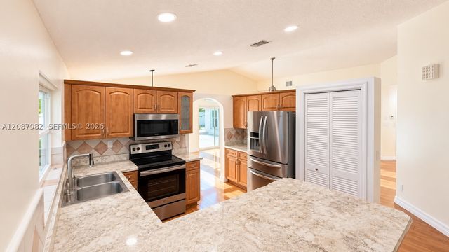 17542 NW 12th St, Pembroke Pines, FL 33029