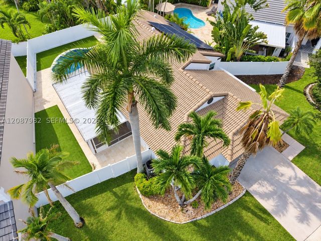 17542 NW 12th St, Pembroke Pines, FL 33029