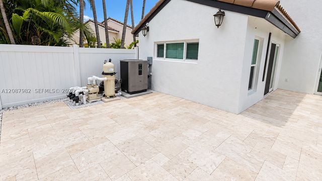 17542 NW 12th St, Pembroke Pines, FL 33029