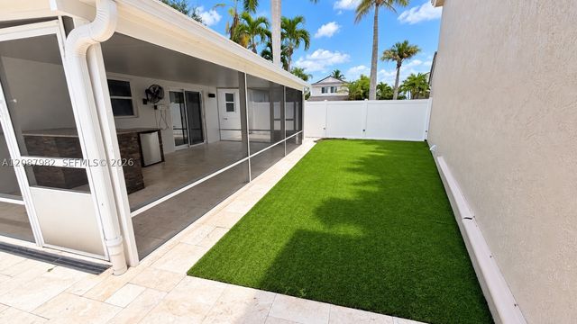 17542 NW 12th St, Pembroke Pines, FL 33029