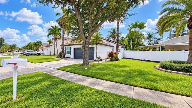 17542 NW 12th St, Pembroke Pines, FL 33029