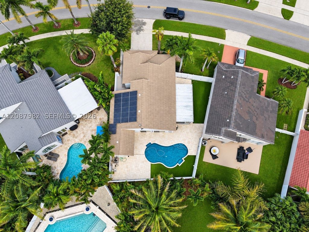 17542 NW 12th St, Pembroke Pines, FL 33029