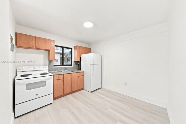 635 SW 7th Ct APT 5, Miami, FL 33130