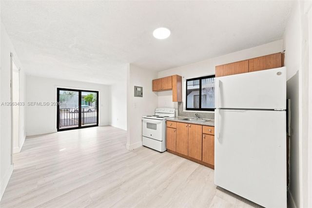 635 SW 7th Ct APT 5, Miami, FL 33130