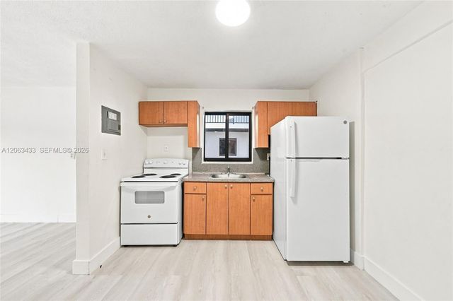 635 SW 7th Ct APT 5, Miami, FL 33130