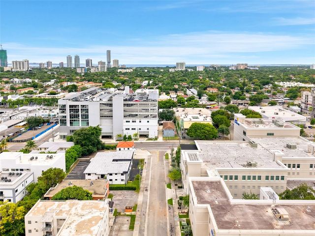 635 SW 7th Ct APT 5, Miami, FL 33130