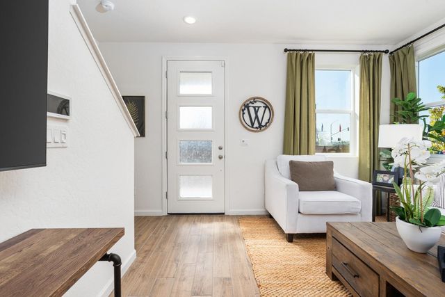 6572 E Cresthaven Drive, Fresno, CA 93727