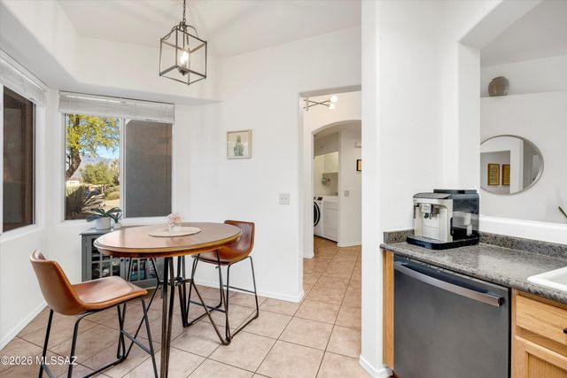 8866 E Desert Lily Place, Tucson, AZ 85715