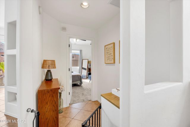 8866 E Desert Lily Place, Tucson, AZ 85715